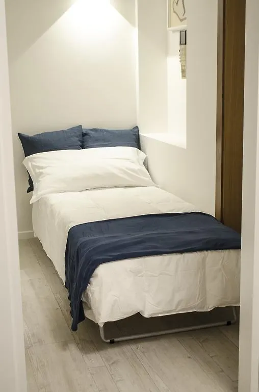 Dante Suite Private Parking ボローニャ アパート